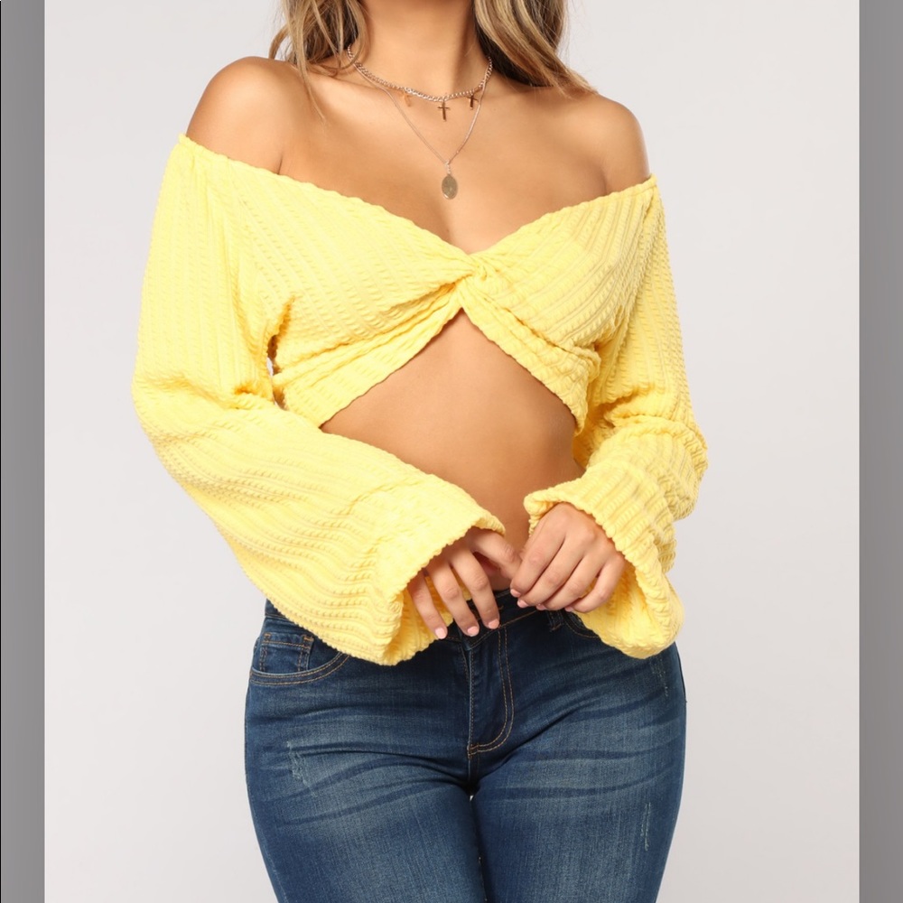 FASHIONNOVA CROP TOP